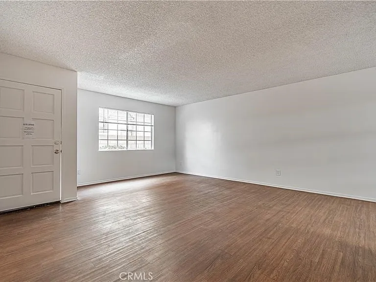 415 W Center St — Photo 6