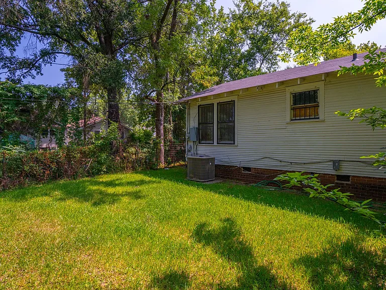 1018 Lewis St — Photo 25