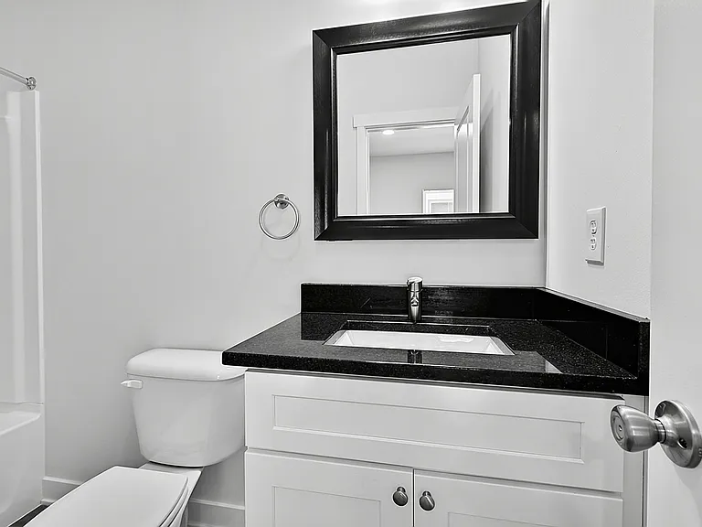 3947 Rookwood Ave #A — Photo 21