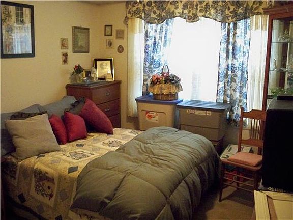 3rd image of 1504 Waters Edge Dr