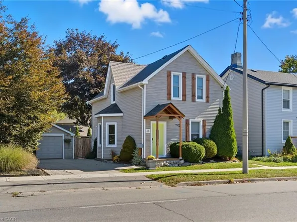 28 Mount Pleasant St, Brantford, ON N3T 1S6