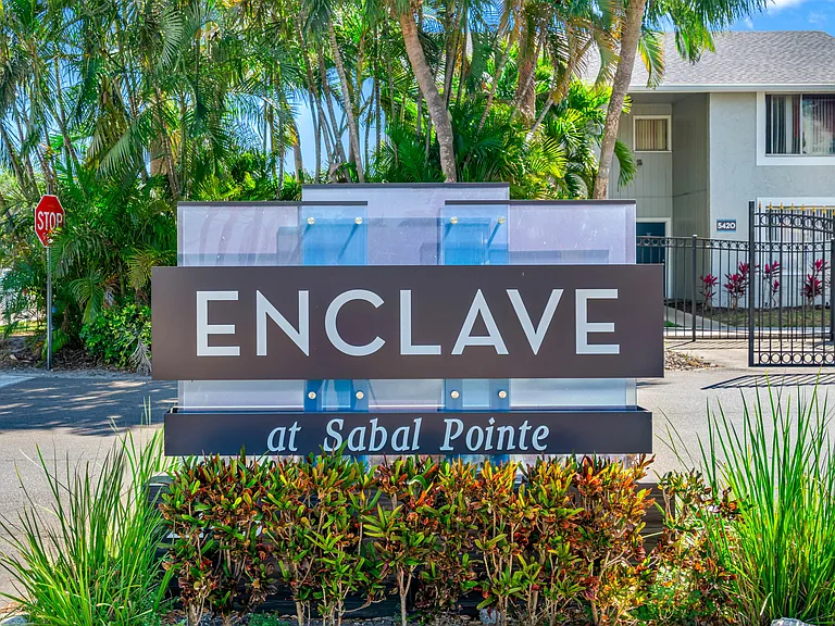 Enclave at Sabal Pointe Apartments — Photo 37