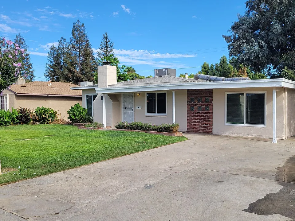 2321 Dora St