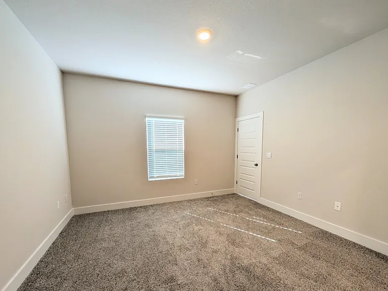 9907 Starling Dr — Photo 3