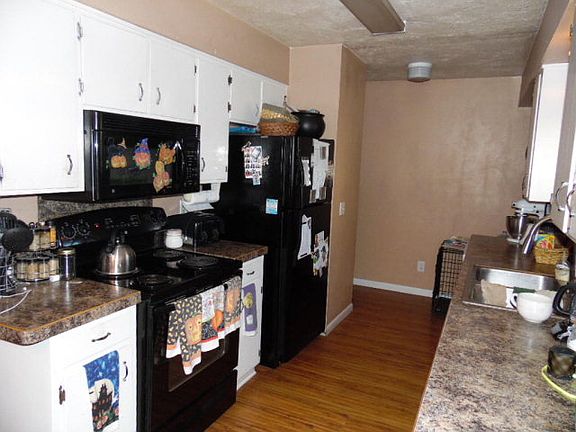 5th image of 635 N Farnsworth Dr