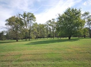 6N255 Old Farm Ln, St Charles, IL 60175