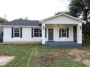 1313 Main St, Jourdanton, TX 78026