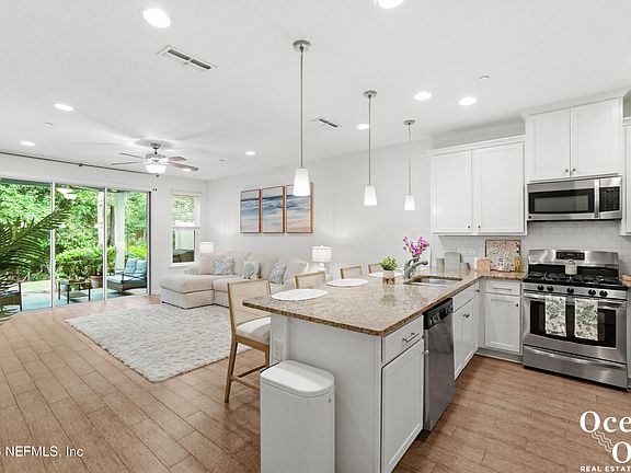 5th image of 71 CANARY PALM Court