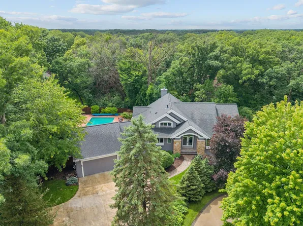 2700 Ashbourne Rd, Wayzata, MN 55391
