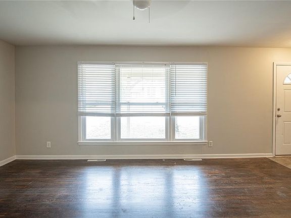 2nd image of 5808 Fairlane Dr