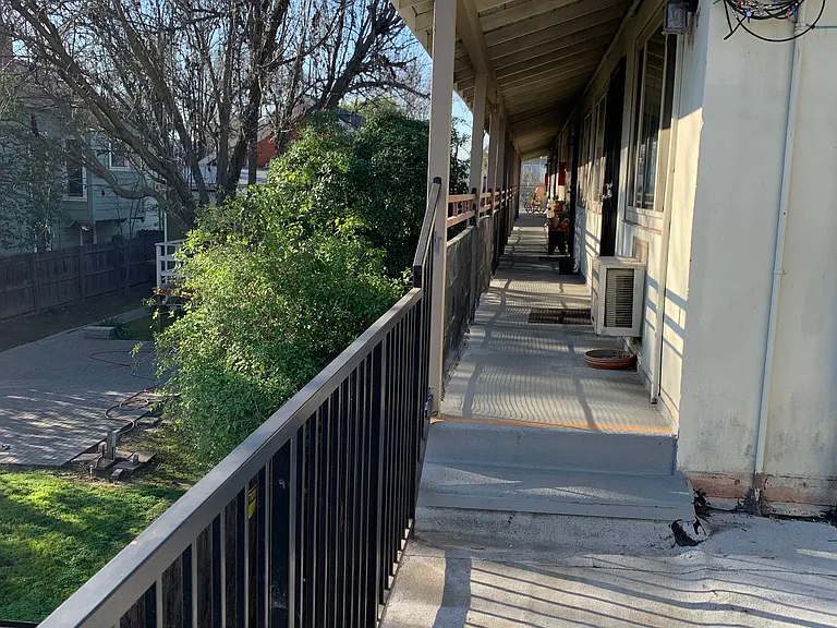 2515 P St #4 — Photo 8