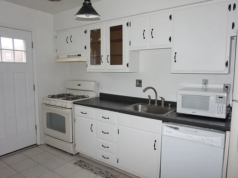 931 N Central Ave — Photo 8