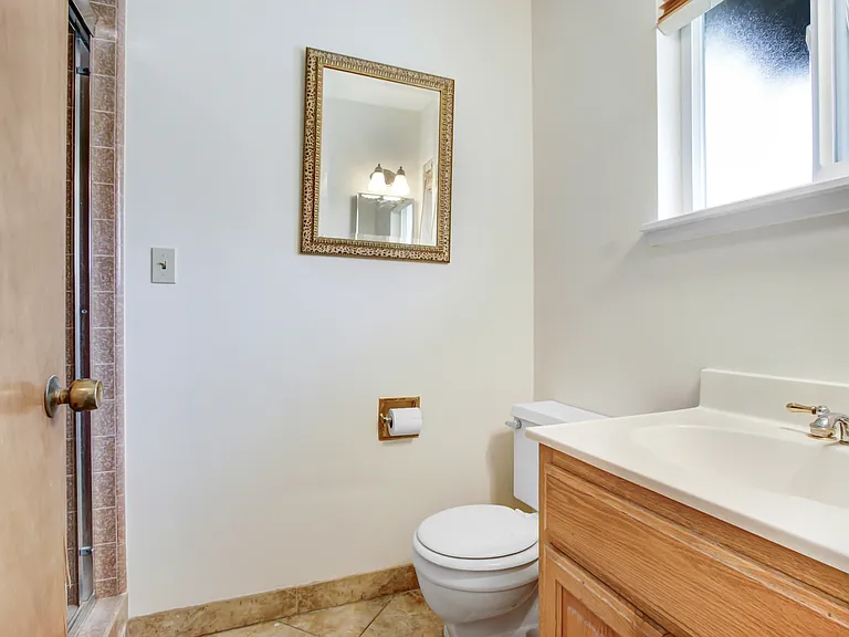 519 W Berkeley Ct — Photo 5
