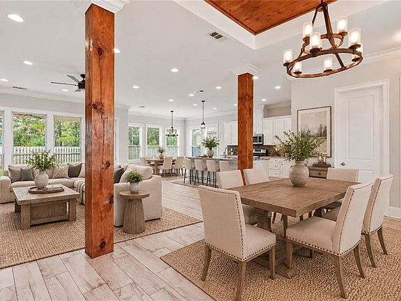 3rd image of 1013 Cypress Crossing Dr