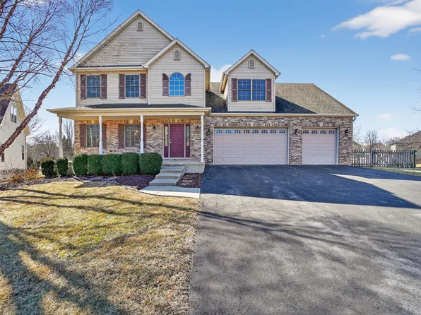 1302 Deerpath Dr, Yorkville, IL 60560