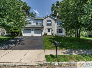 3 Sun Hollow Rd, Howell, NJ 07731