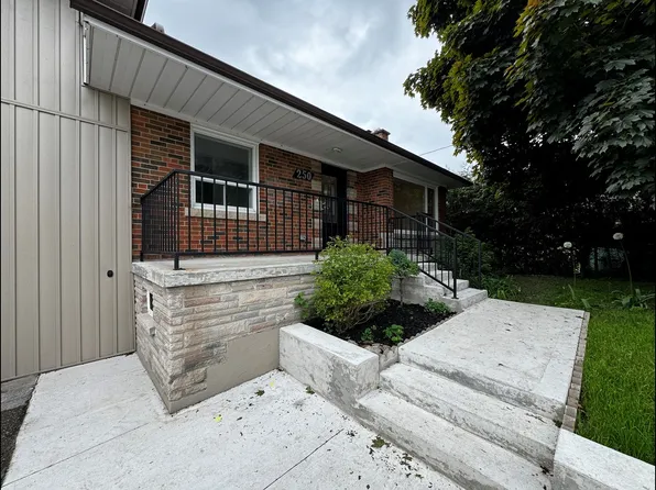 250 Heslop Rd #1, Milton, ON L9T 1B8