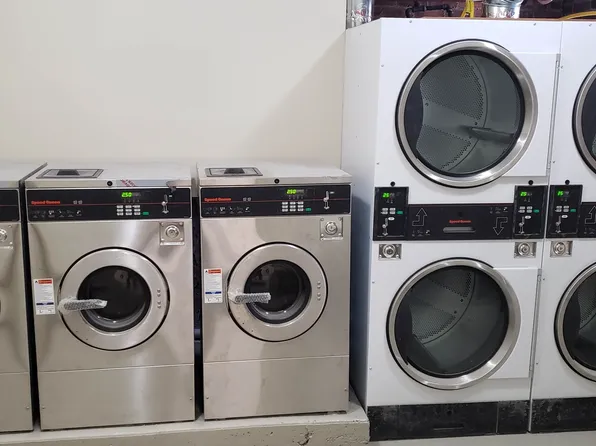 166 Summit Avenue image 3 of 40