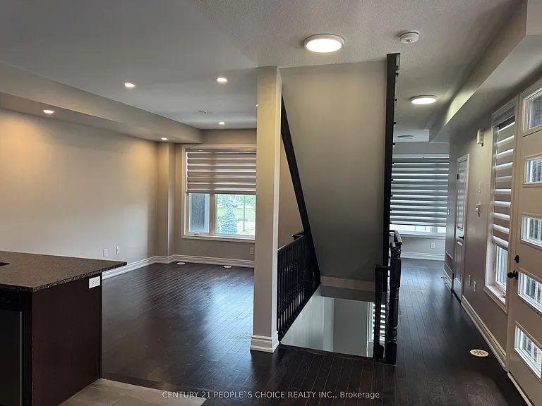 2518 Littlefield Cres — Photo 14