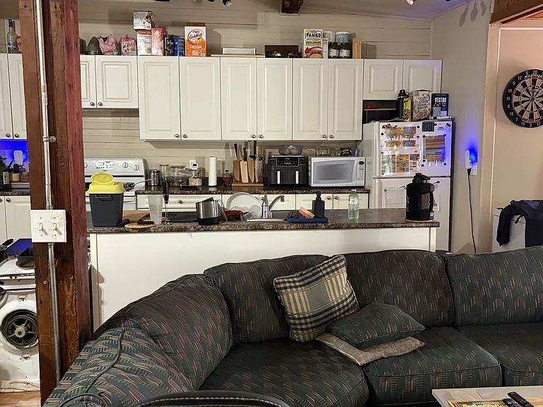 75 Huron St #4 — Photo 3