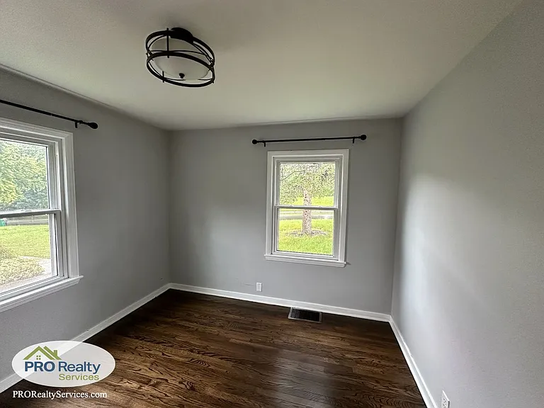 3238 Rhode Island Ave S — Photo 11