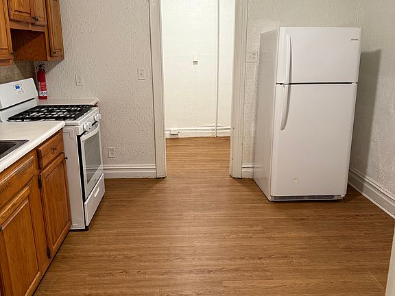 3rd image of 338 W Philadelphia St APT 1