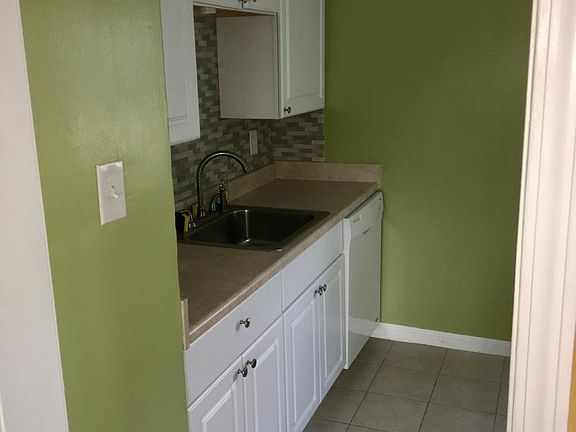4th image of 177 Keller Ave #2