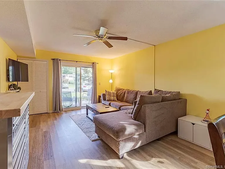 601 Twin Circle Dr #601 — Photo 9