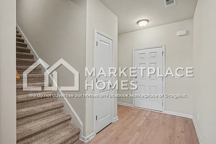 3 bed, 2.5 bath, 1811 sqft, $1,849 — Photo 4