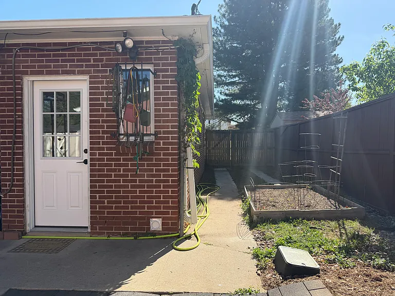 2021 Olive St — Photo 11