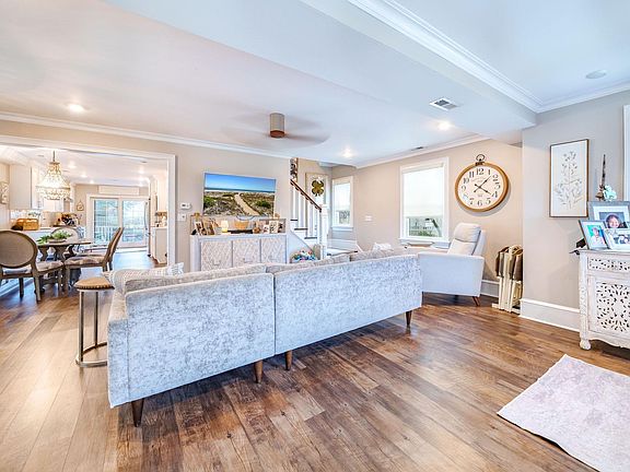 5th image of 238 Crescent Rd