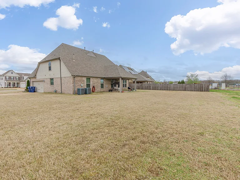 13435 Lapstone Ln — Photo 6