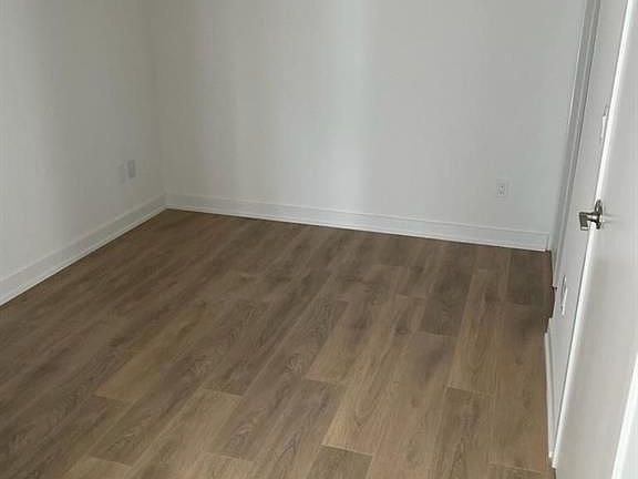 5th image of 8 Tippett Rd #626