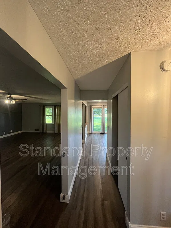 4 bed, 2.5 bath, 2128 sqft, $3,100 — Photo 1