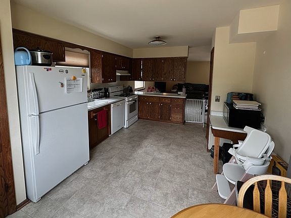 5th image of 3655 S 90th St