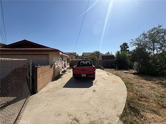 5th image of 278 E Cherry Ave