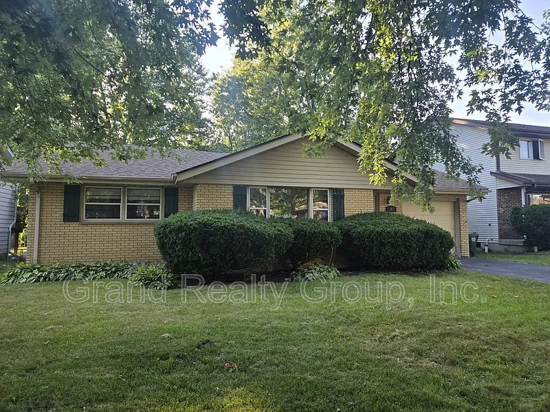 608 Deerpath Dr