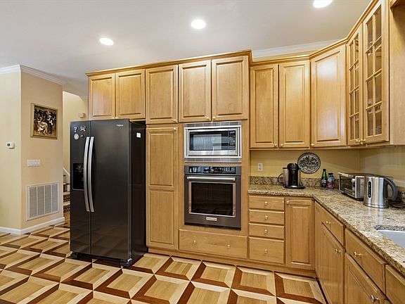 5th image of 51 Florence St Unit 51