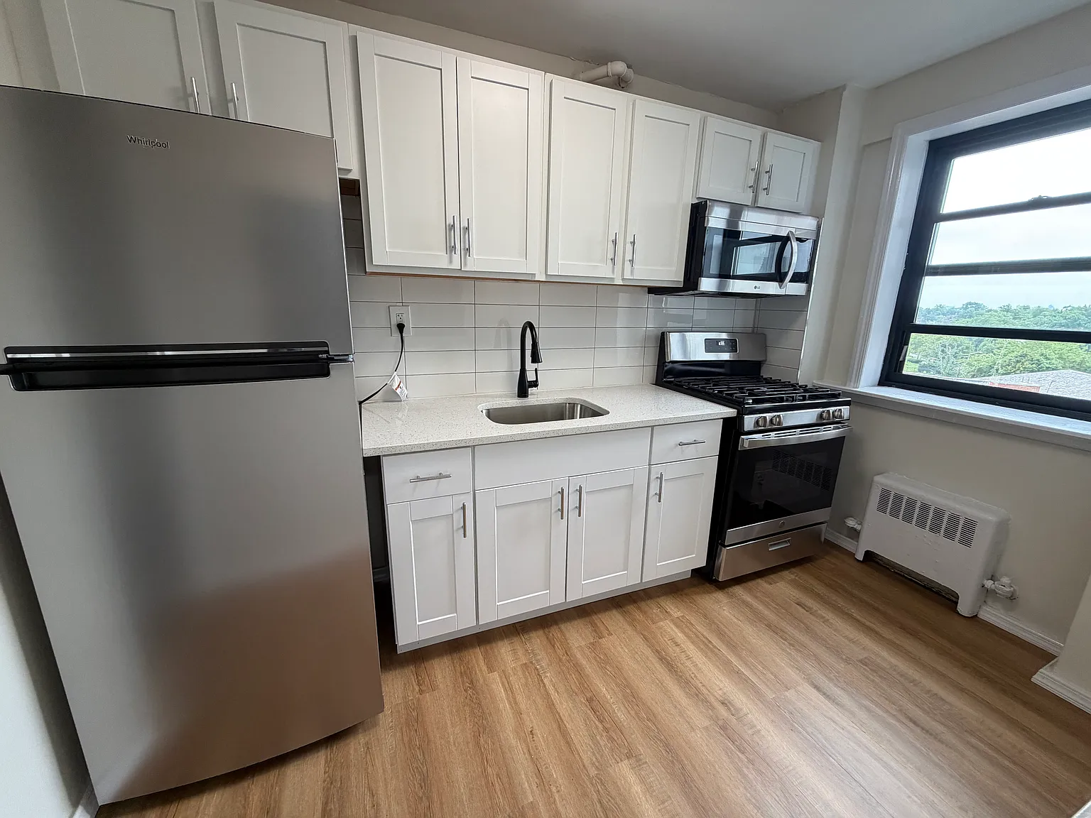 2 bed, 800 sqft, $2,150 — Photo 1