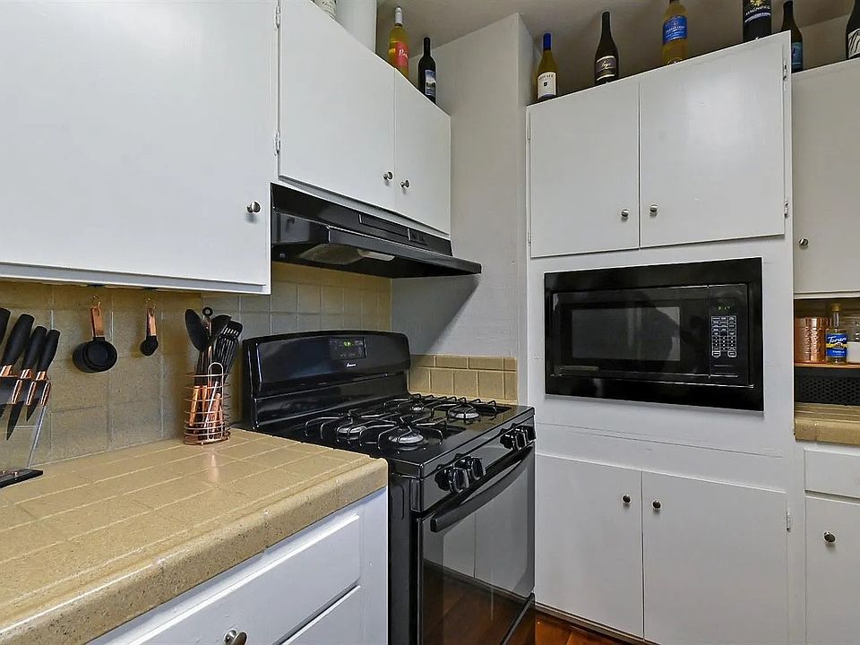 1st image of 1117 Hall Ct
