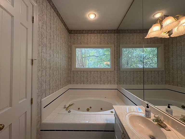 1661 Vintage Ridge Ct — Photo 24