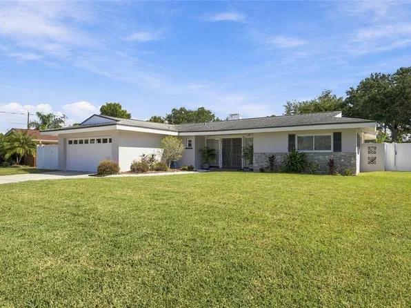 1721 HARBOR CIRCLE W, LARGO, FL 33770