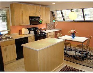 4th image of 85 Iroquois Dr