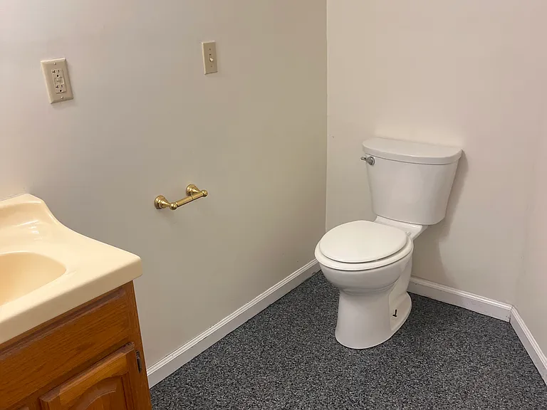 Powder room Lower floor