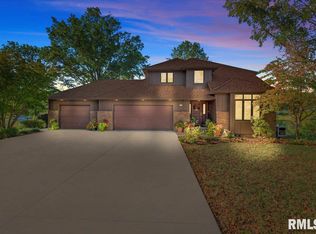 12 Wedgewood Ct, Taylorville, IL 62568