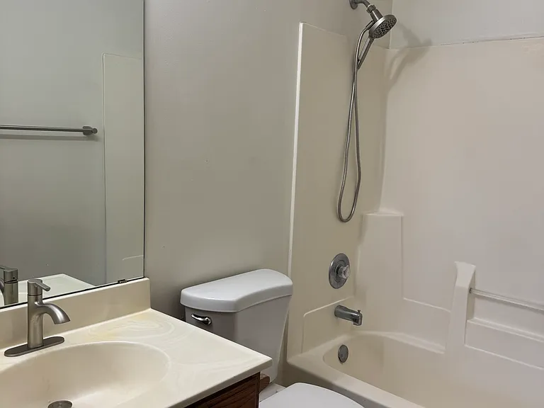301 Village Creek Dr #2B — Photo 8