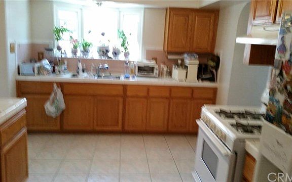 2nd image of 2023 W 84th St