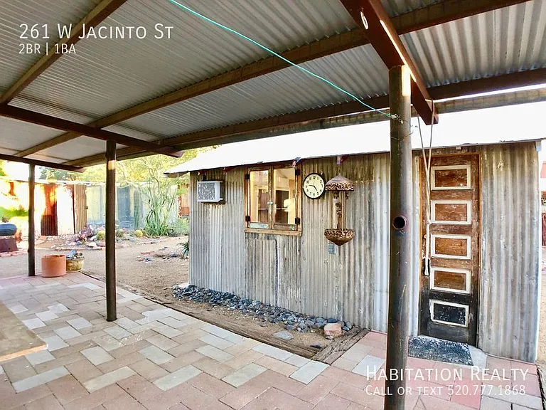 261 W Jacinto St — Photo 14