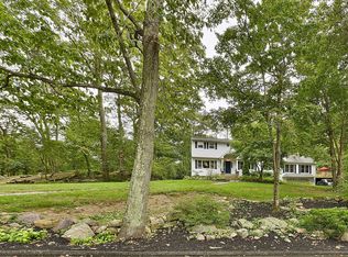 33 Lakeview Dr, Kinnelon, NJ 07405