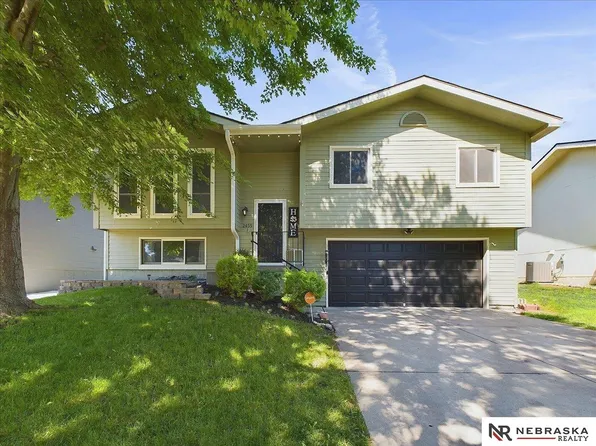 2455 SW 16th St, Lincoln, NE 68522